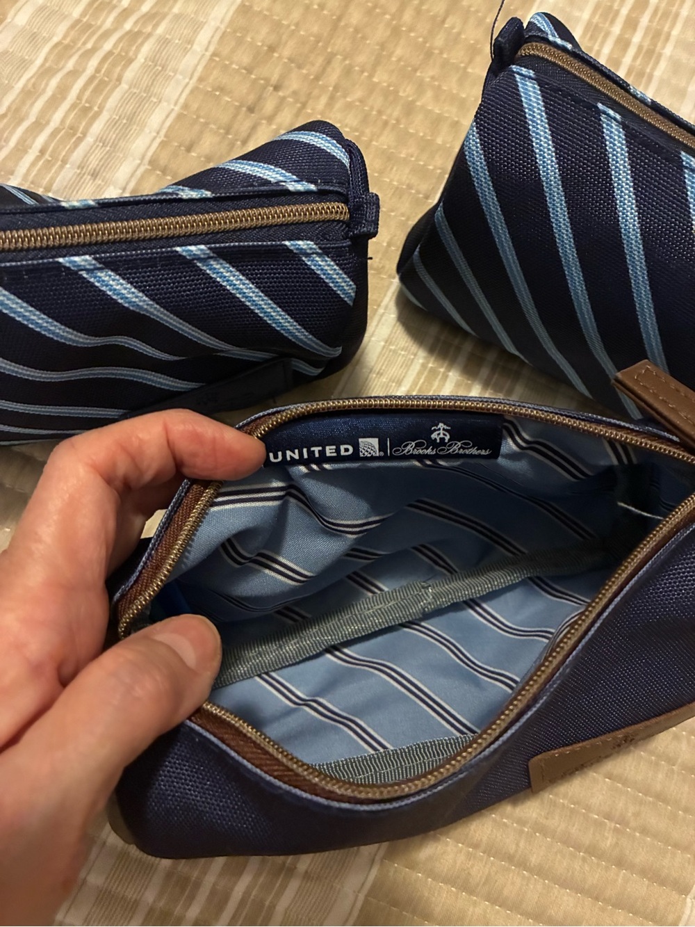 BROOKS BROTHERS Set Navy Blue Travel Pouches NWOT - Picture 3 of 5